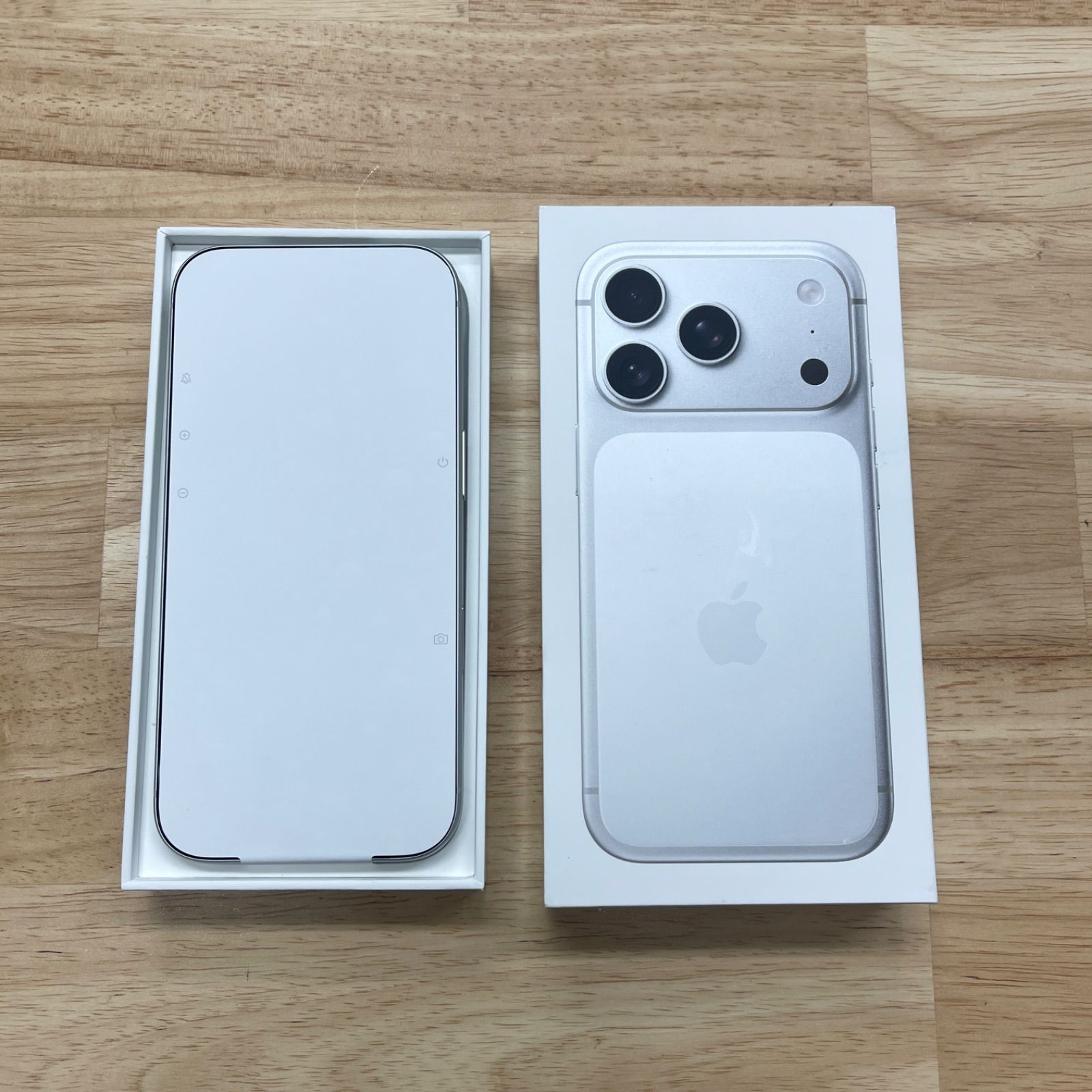 新品、未使用 iPhone17 Pro 512GB シルバー 国内版 SIMフリー 送料無料 