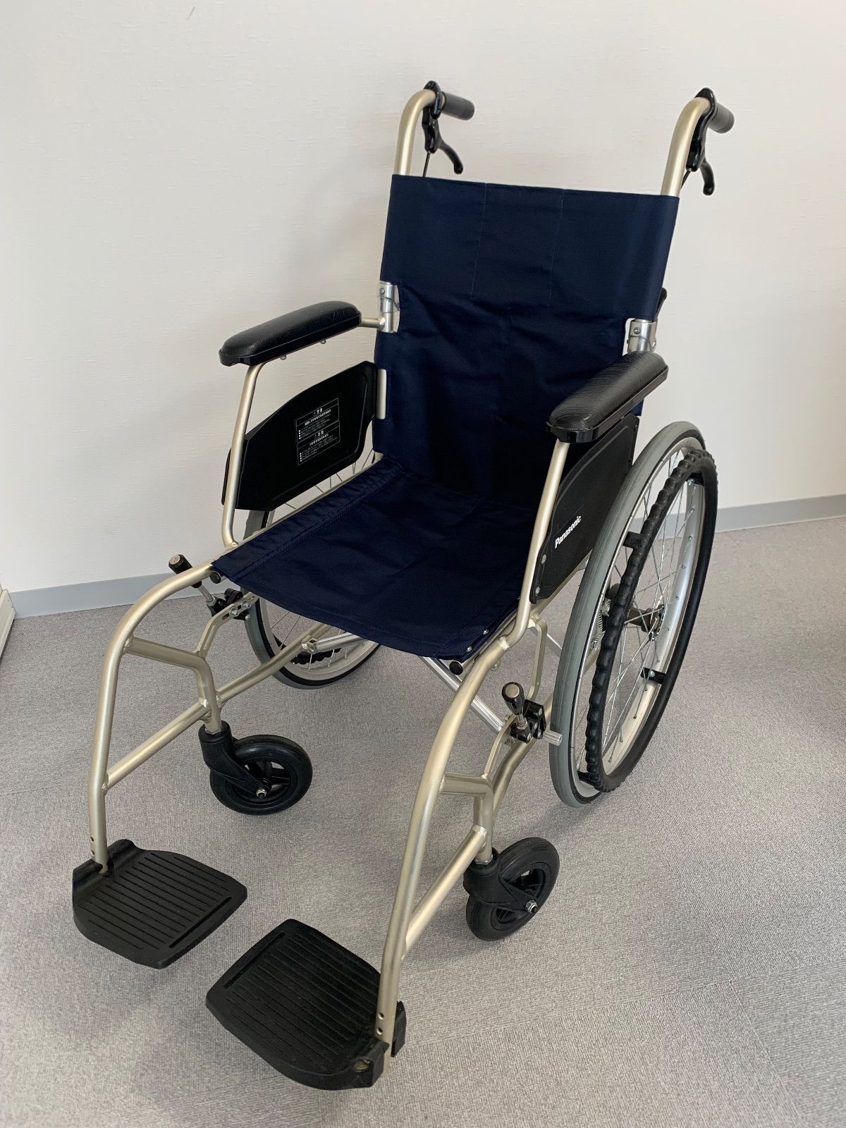 PanasoniライクルR車椅子ネイビー自走式 標準 座幅40 cm 折りたたみ可