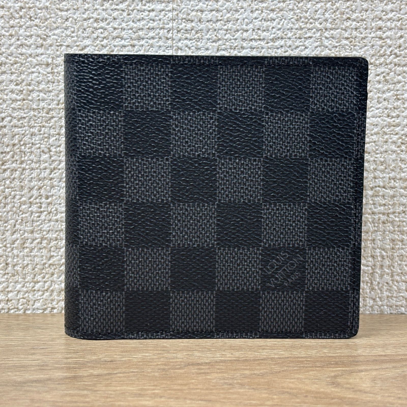 未使用　LOUIS VUITTON ルイヴィトン　ダミエグラフィット　ポルトフォイユマルコ　二つ折り財布　コンパクトウォレット　メンズ　折り財布