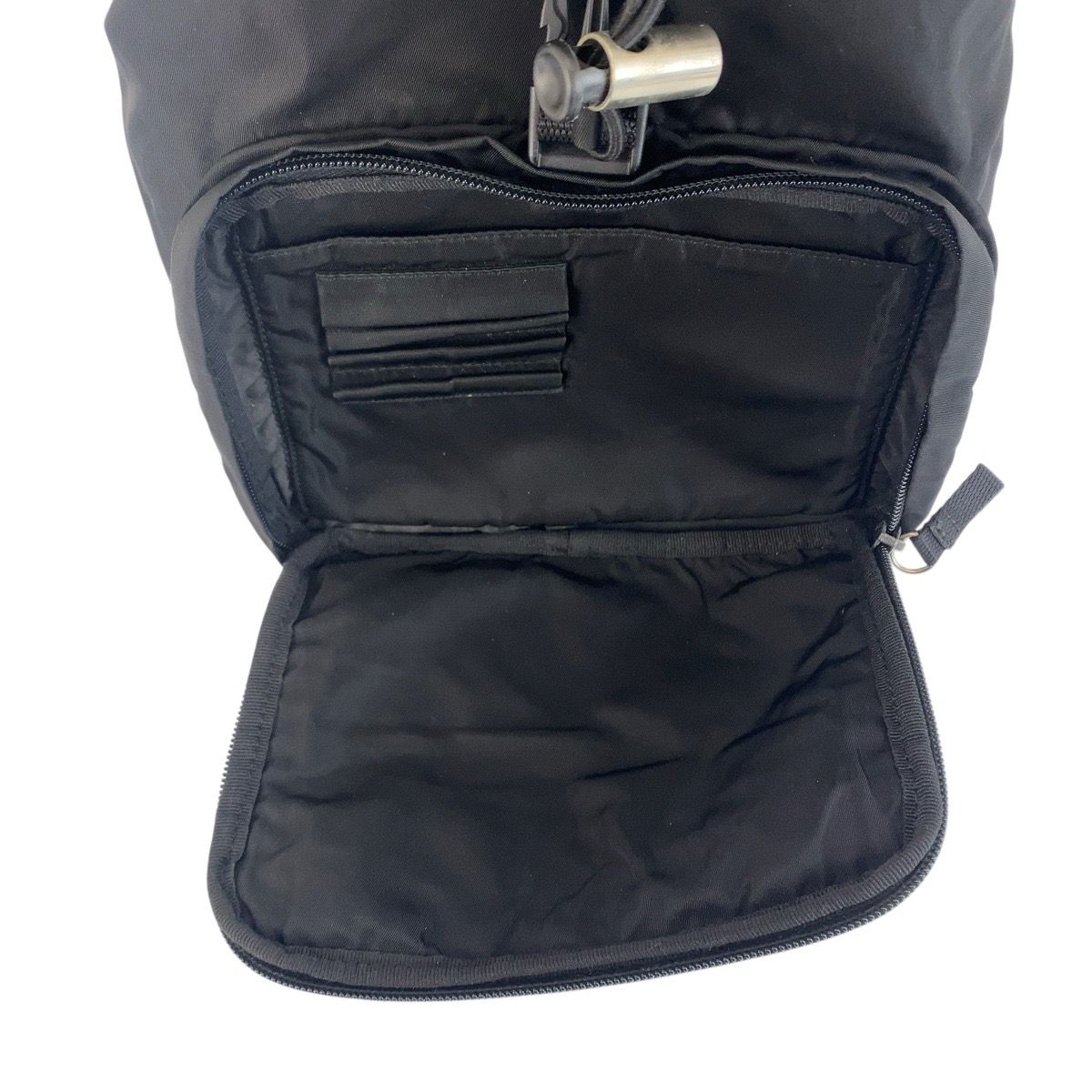 三角ロゴプレート ブラック