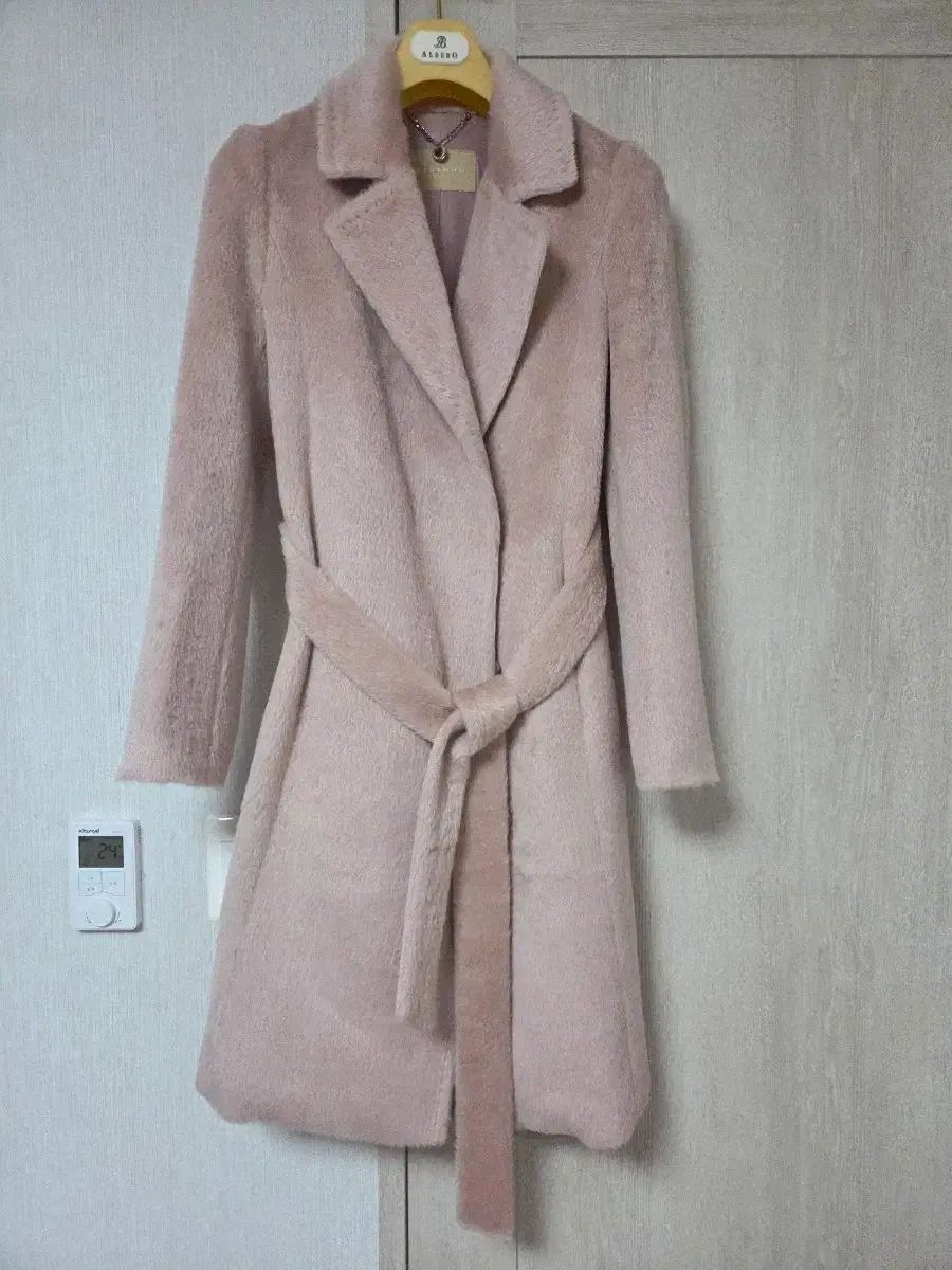 実際に MINIMUM ベイビー スリ アルパカ ピンク パーカ 55 サイズ