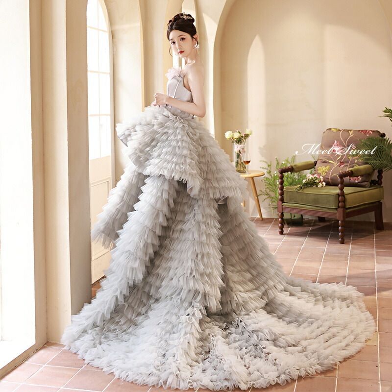 ドレス プリンセスライン グレー ベアトップ フリル ロングドレス ウェディングドレス ウエディングドレス 結婚式 二次会 花嫁 前撮り 演奏会 発表会 パーティードレス ブライダル フォトウェディン 華やか 舞台 演出