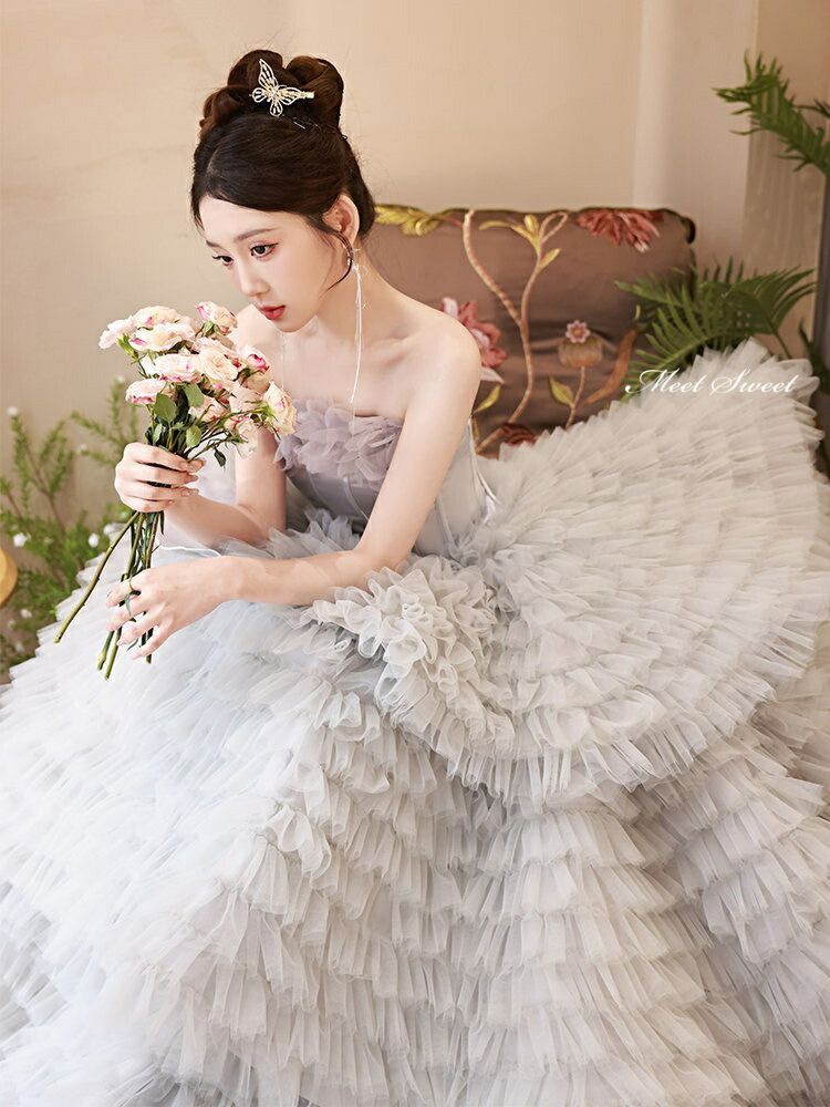 ドレス プリンセスライン グレー ベアトップ フリル ロングドレス ウェディングドレス ウエディングドレス 結婚式 二次会 花嫁 前撮り 演奏会 発表会 パーティードレス ブライダル フォトウェディン 華やか 舞台 演出