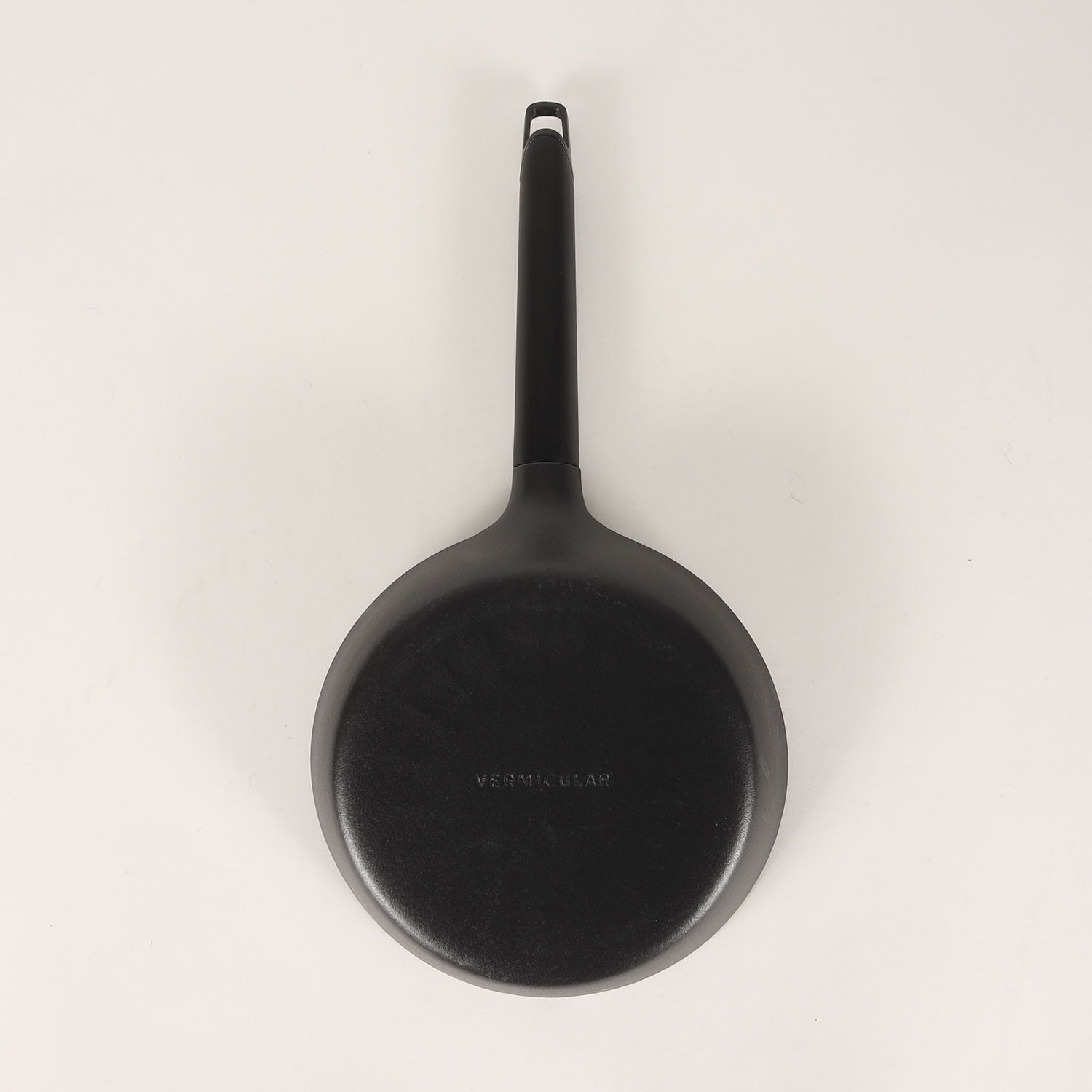 【新品】NEIGHBORHOOD ネイバーフッド | 25AW VERMICULAR 鋳物ホーロー製 フライパン (FRYING PAN 20) | ブラック 黒 サイズ:FREE(20cm) | コラボ 雑貨 小物【メンズ】ｃ