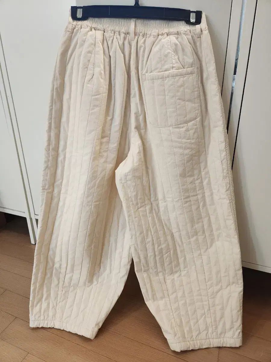 ウタ リ アイボリー サルエル キルティング パンツ