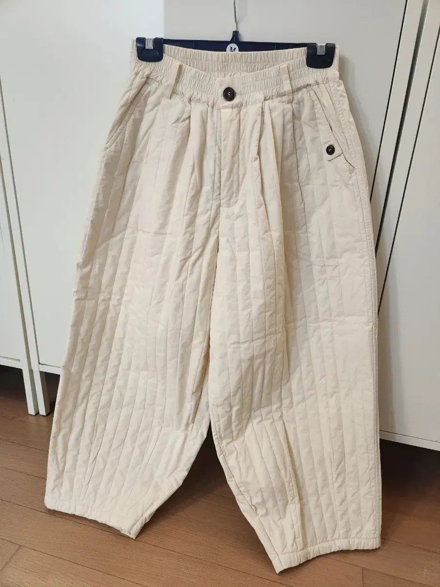 ウタ リ アイボリー サルエル キルティング パンツ