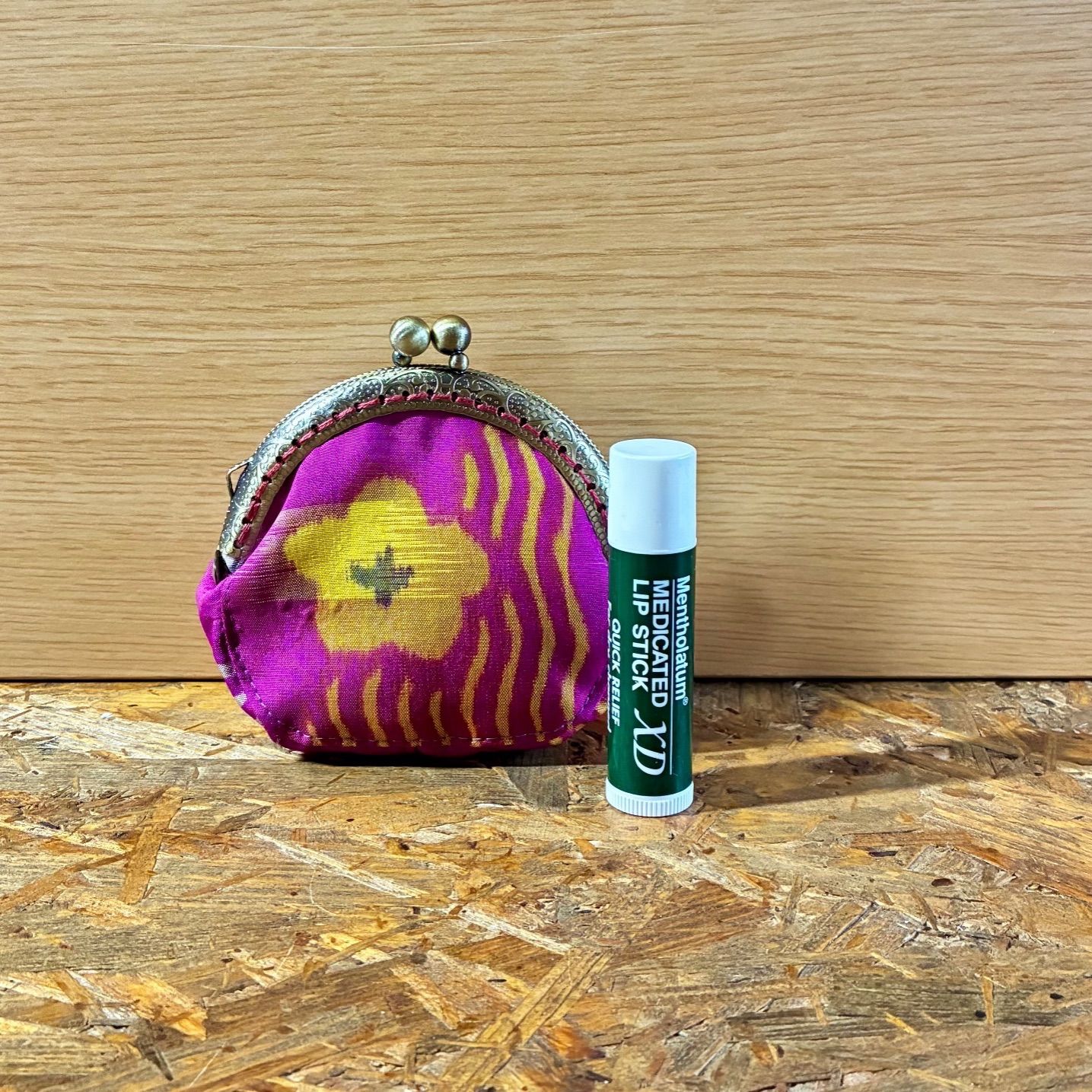 着物リメイク 銘仙 梅柄の手のひらサイズ＊がま口ポーチ - メルカリ