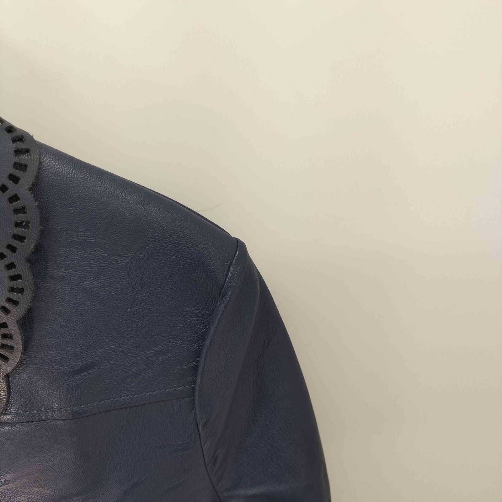 スカラップエコレザージャケット