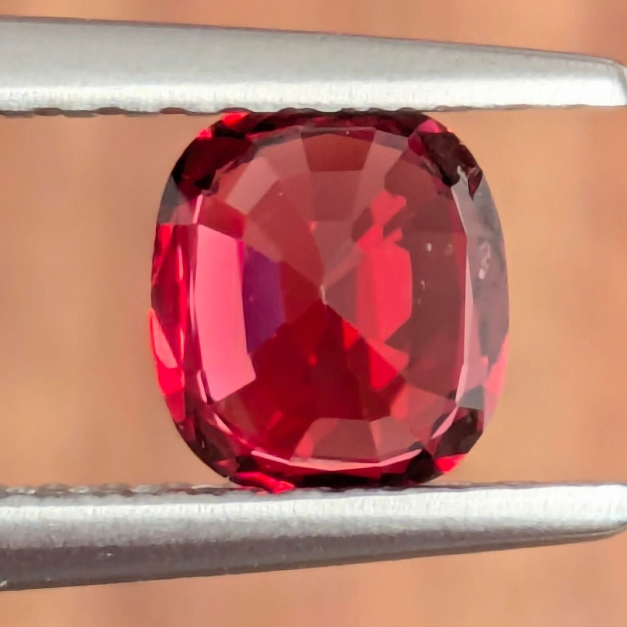 レッドスピネル