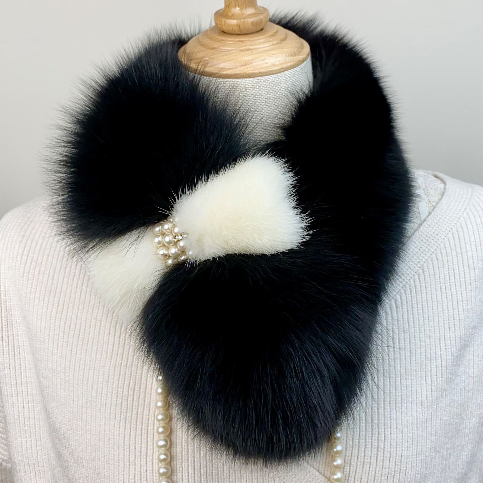 美品‼️希少❣️月末迄❣️最終超激安‼️新品未使用品❣️リアルフォックス マフラー 早い者勝ち‼︎サガフォックス リボンマフラー 日本製 新品【ブラック