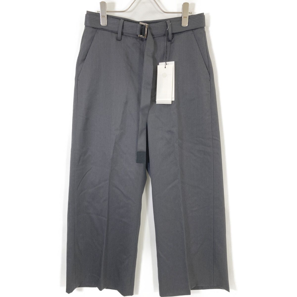 sacai ショーツスラックス グレー 1 sacai ショーツスラックス グレー 1 sacai ハーフパンツ ショーツ