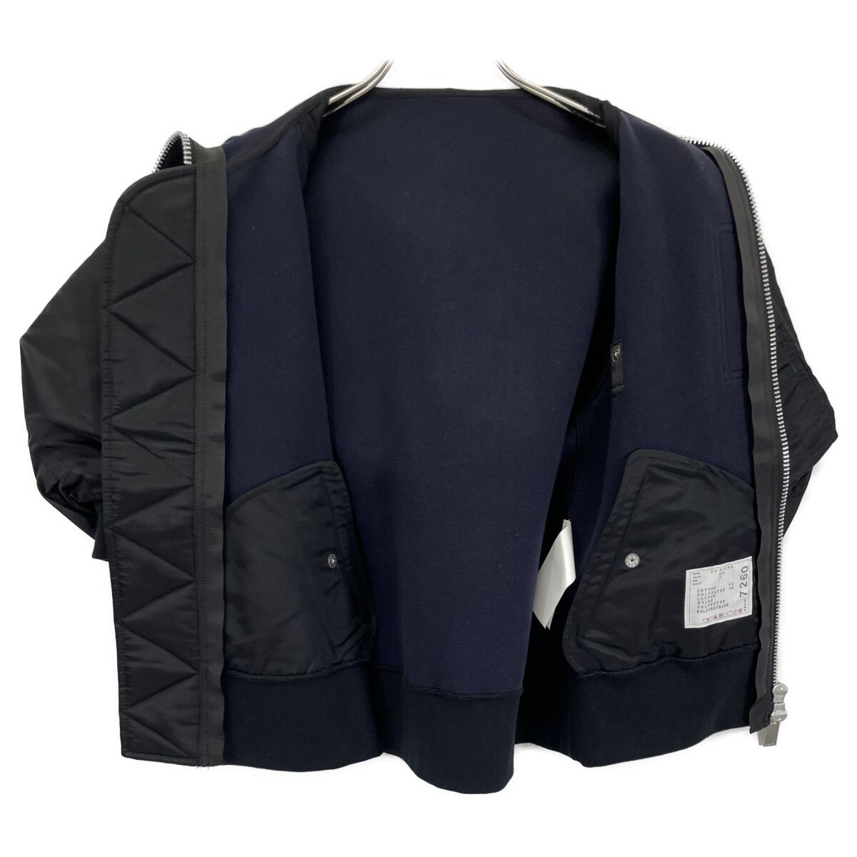 sacai サカイ 24-07260 ﾌﾞﾗｯｸ 材切り替え半袖ｼﾞｯﾌﾟｱｯﾌﾟﾊﾟｰｶｰ 2 - メルカリ