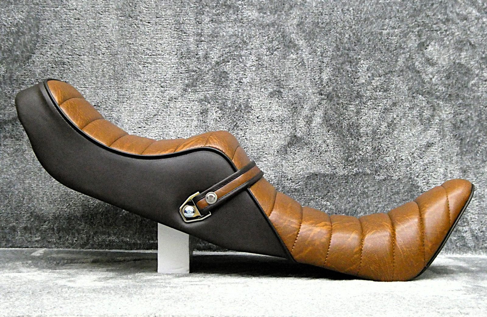 ゴキ ブラウン タックロールシート/茶 GSX250E GSX400E ゴキ 茶ツートン 新ローダウン タックロールシート /完成品BROWN