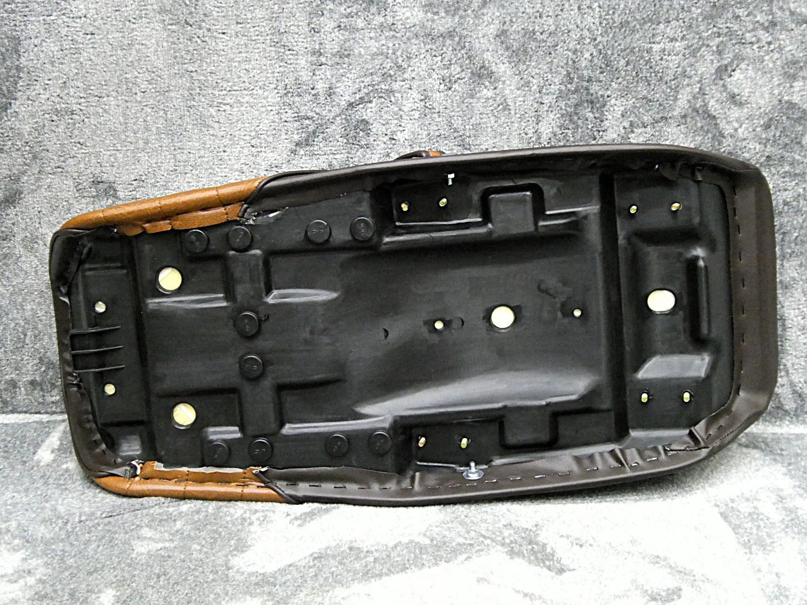 ゴキ 茶ツートン 新ローダウン タックロールシート /完成品BROWN