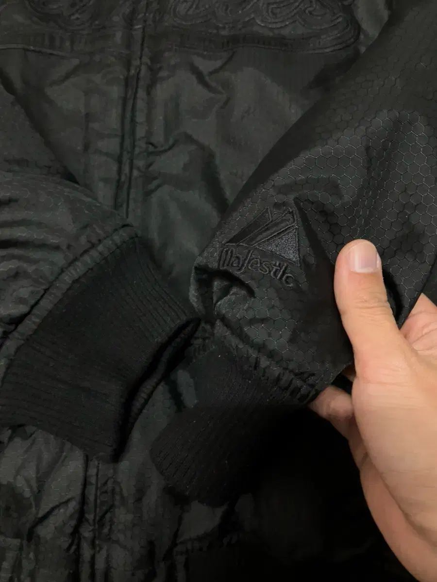 オールブラック