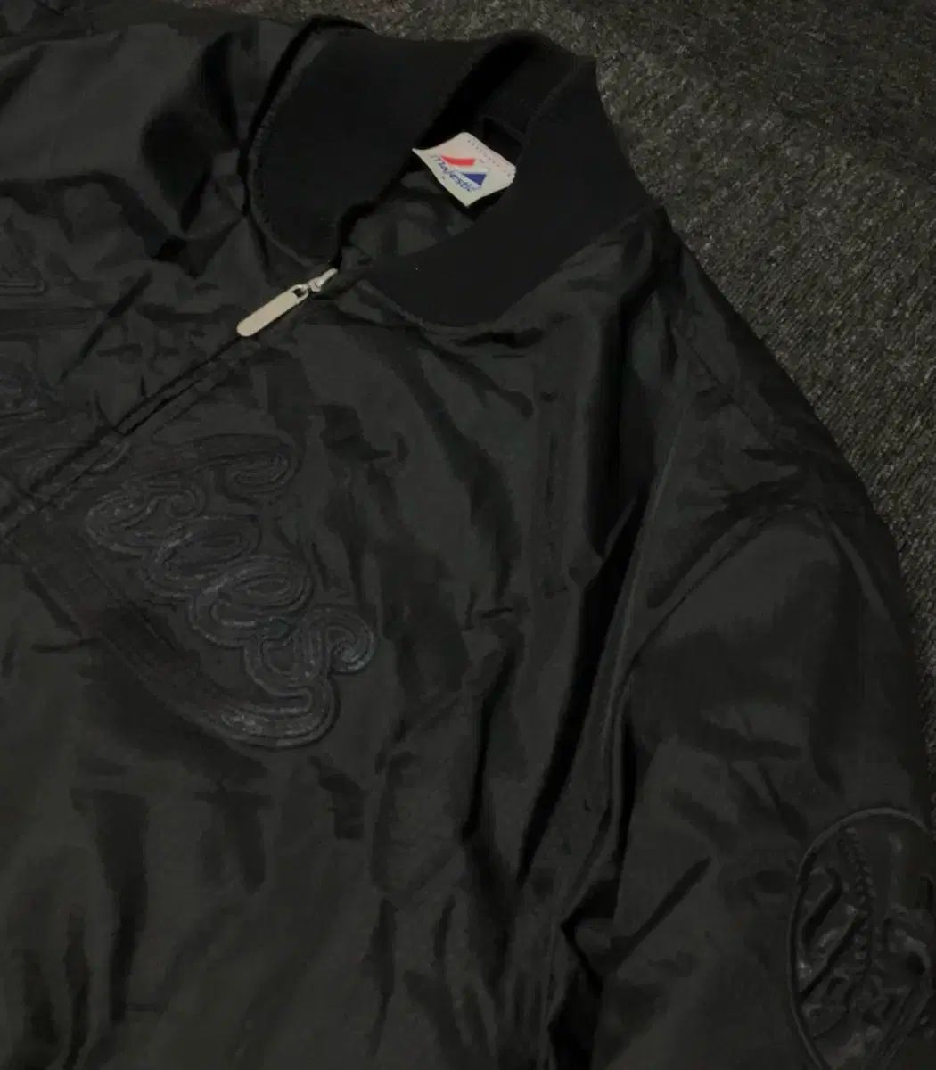 マジェスティック ニューヨーク ヤンキース ジャケット オールブラック