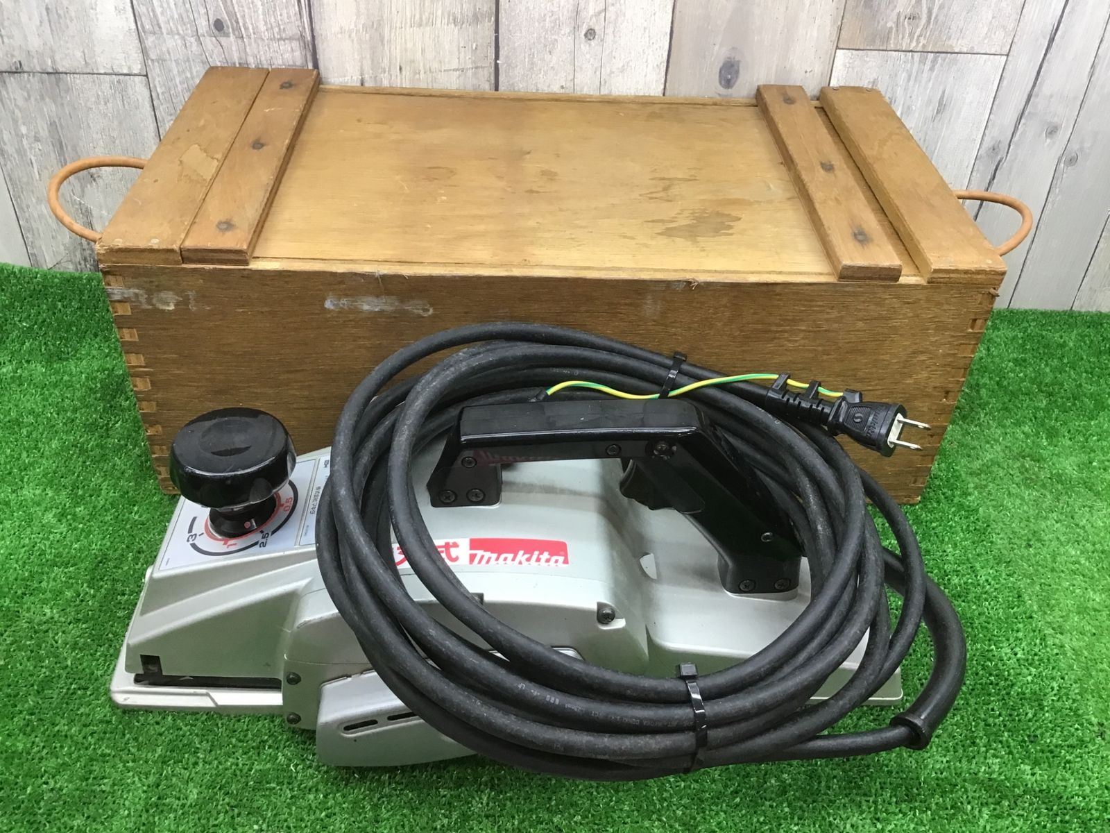 【中古品】マキタ電気カンナ1805N 中古品】マキタ(makita) 電気カンナ 1805N【桶川店】 – アクトツール