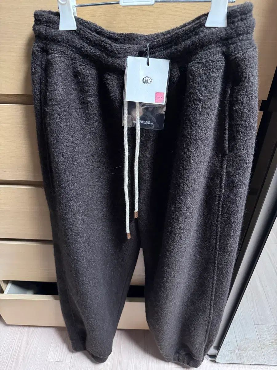 Ethos クドル ジョガー パンツ ブラウン