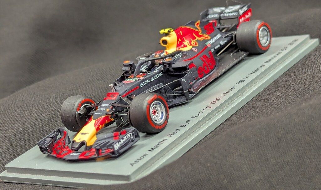 supreme ロンt 公式 ポーカーズ あつむ着用