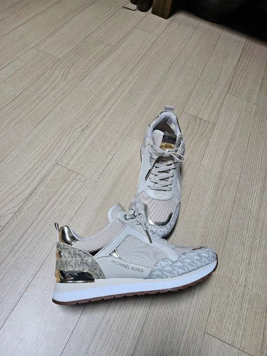 マイケルコース スニーカー 24.5 cm
