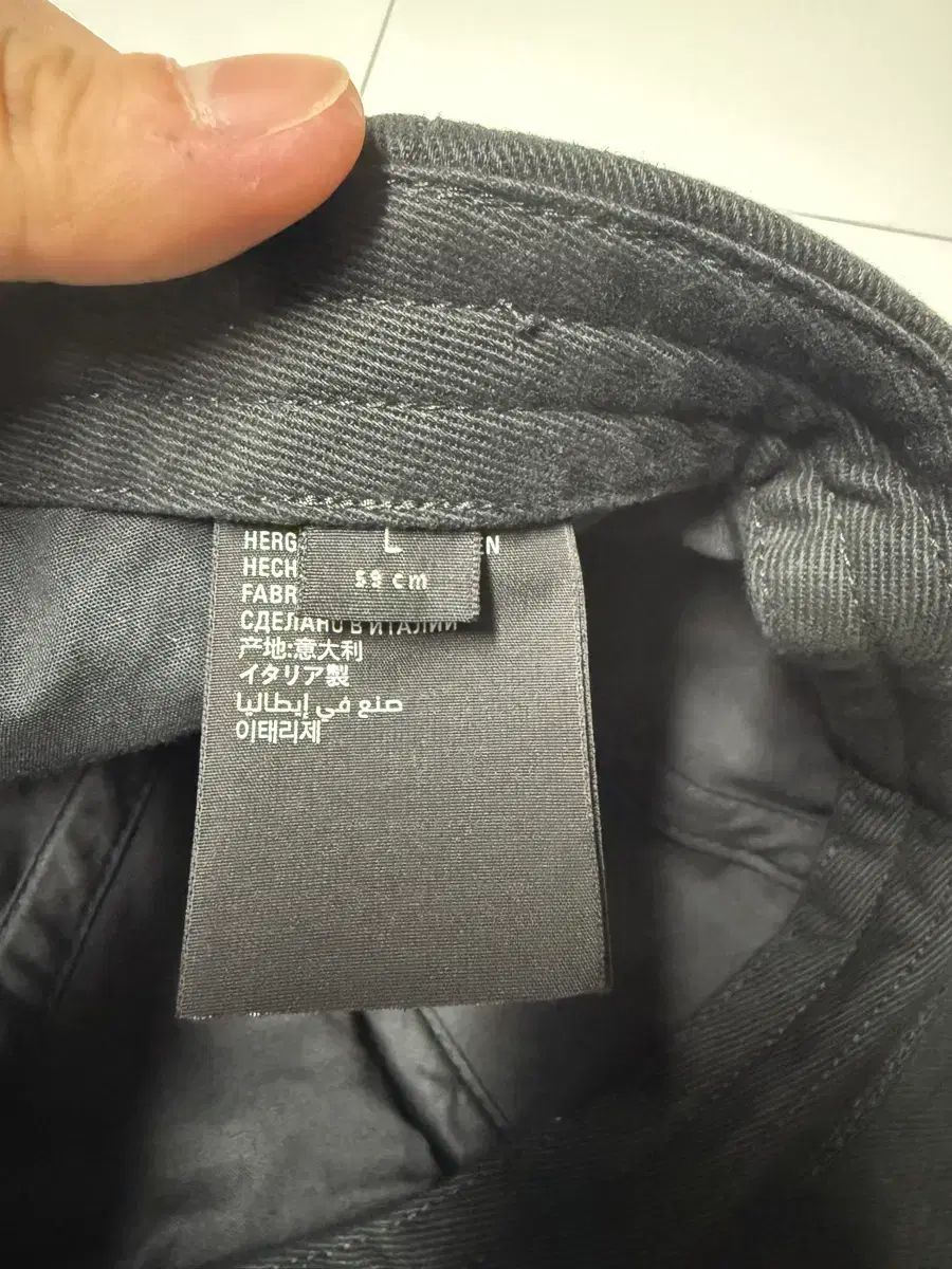 バレンシアガ ロゴ ベースボールキャップ 帽子