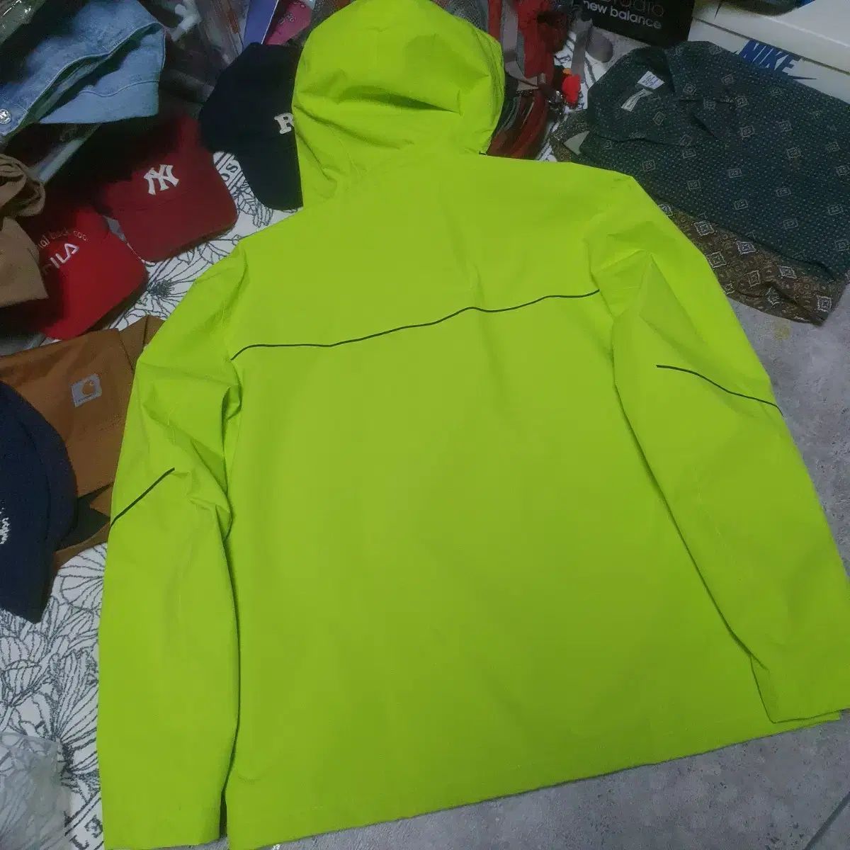 メルカリ市限定値下【未使用品】Rapha ウィンドブレーカー グリーン 2025年最新】rapha 種類：ウィンドブレーカー ウィンドブレーカーの