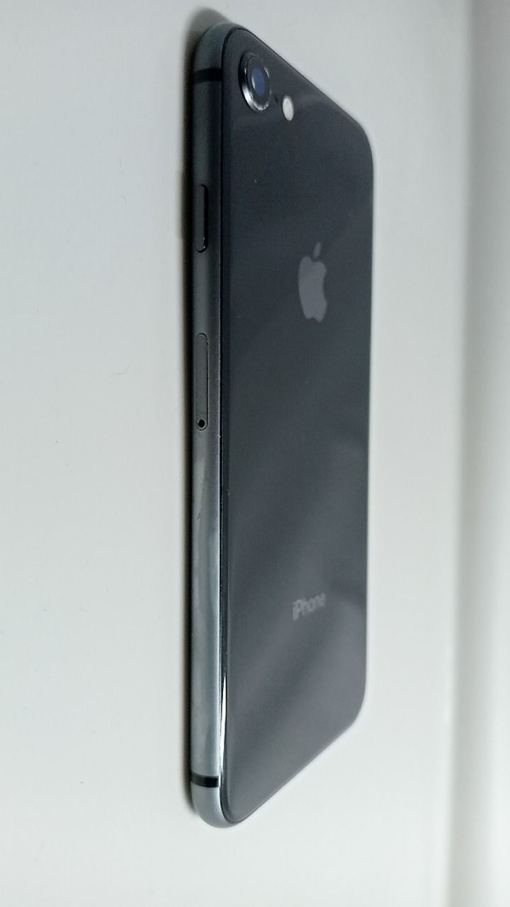 バッテリー100%！ iPhone8 A1906 64GB 本体 スペースグレイ SIMフリー 