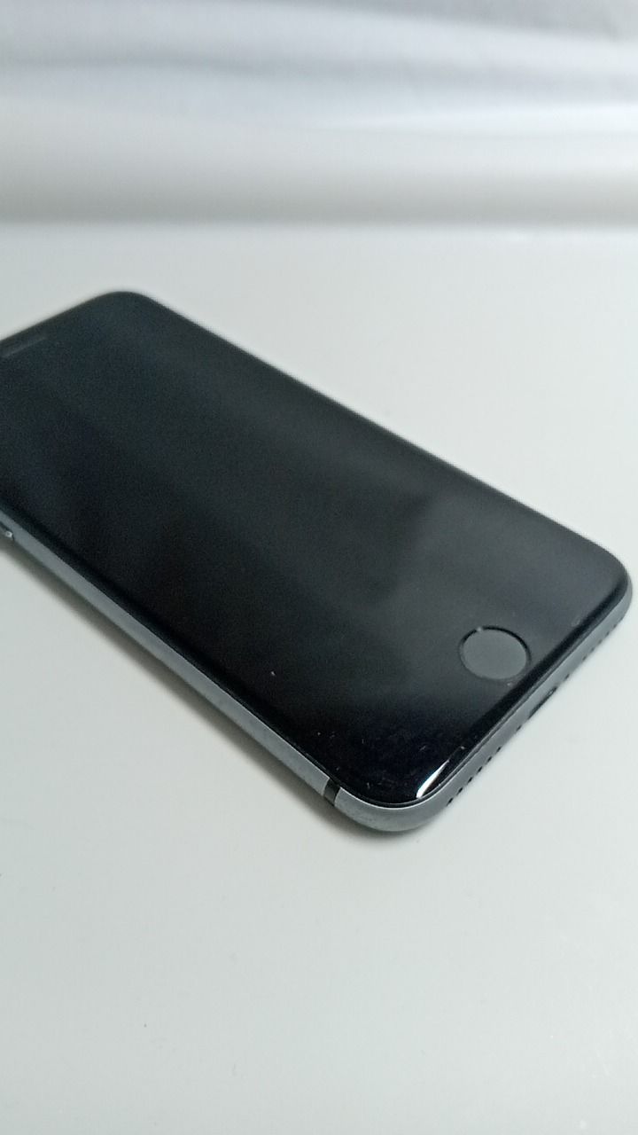 スマートフォン・携帯電話 バッテリー100%！ iPhone8 A1906 64GB 本体 