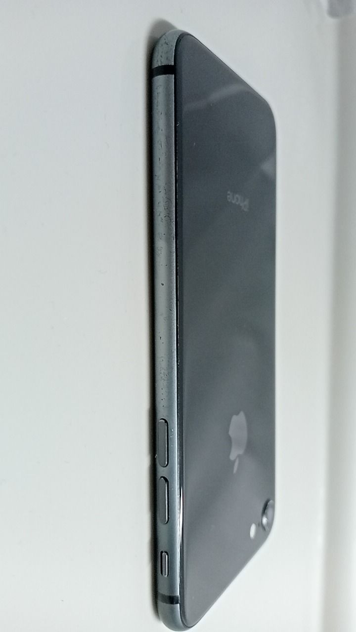 バッテリー100%！ iPhone8 A1906 64GB 本体 スペースグレイ SIMフリー 