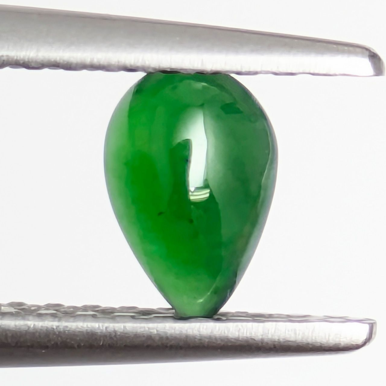 オンファサイトジェイダイト ミャンマー産 0.39 ct