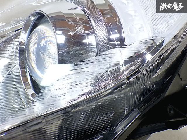 プリウス　ヘッドライトランプ/レンズ ZVW30 koito47-29 トヨタ 純正 ZVW30 プリウス 前期 ハロゲン ヘッドライト レンズ 左