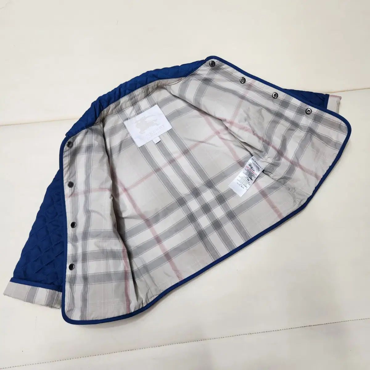 バーバリー　キッズ　８Ｙ　128 キルティング　ジャケット バーバリー BURBERRY キッズ 男子児童 キルティング 누빔 ジャケット