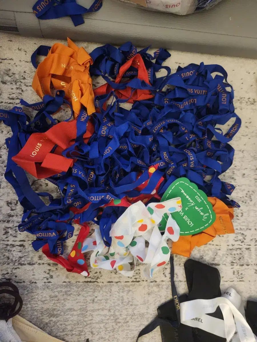 ルイヴィトン リボン 草間彌生 含む パック 丸のまま