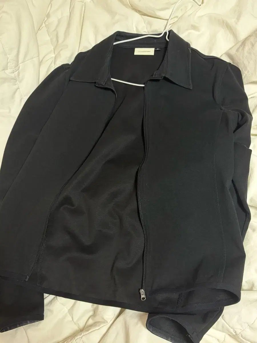 JiCHOI ブラックシャツ ジップアップ