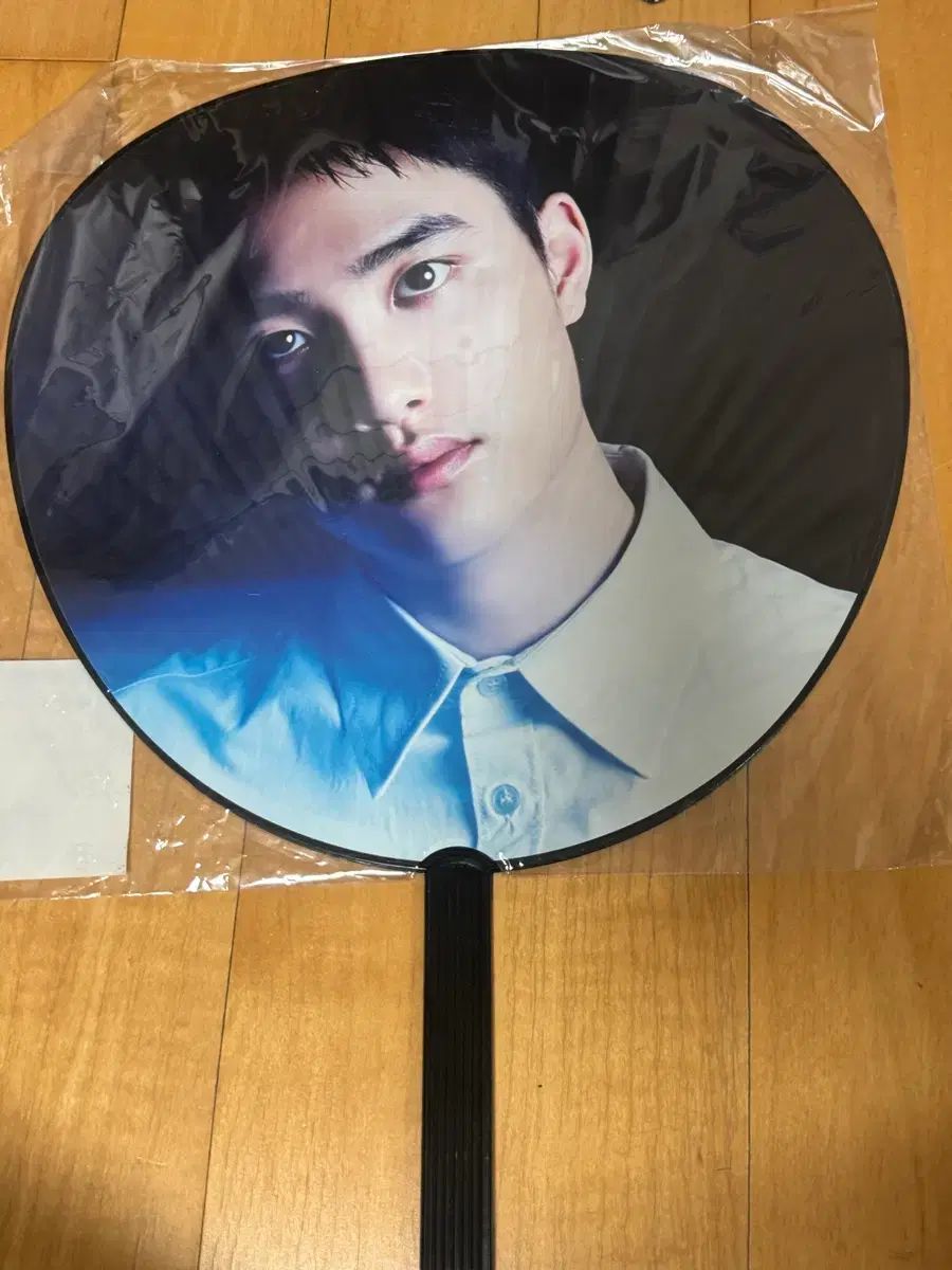 EXO ディオ(D.O.・ドギョンス・ギョンス) うちわ - メルカリ