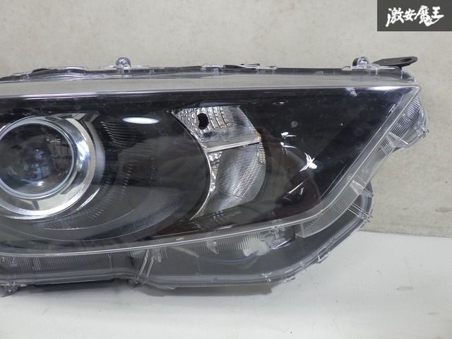 ストア出品】トヨタ純正 MXPA10 MXPH10 KSP210 ヤリス ハロゲン ヘッド