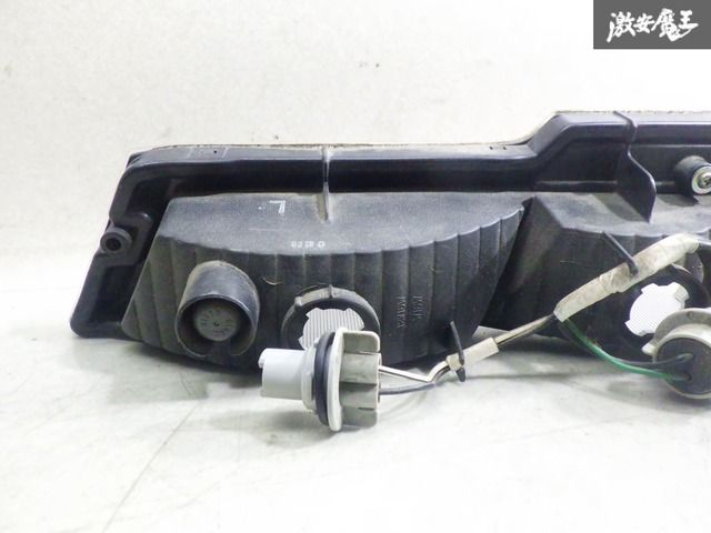 破損無し！】ダイハツ純正 S321V S331V ハイゼット カーゴ 後期 テール