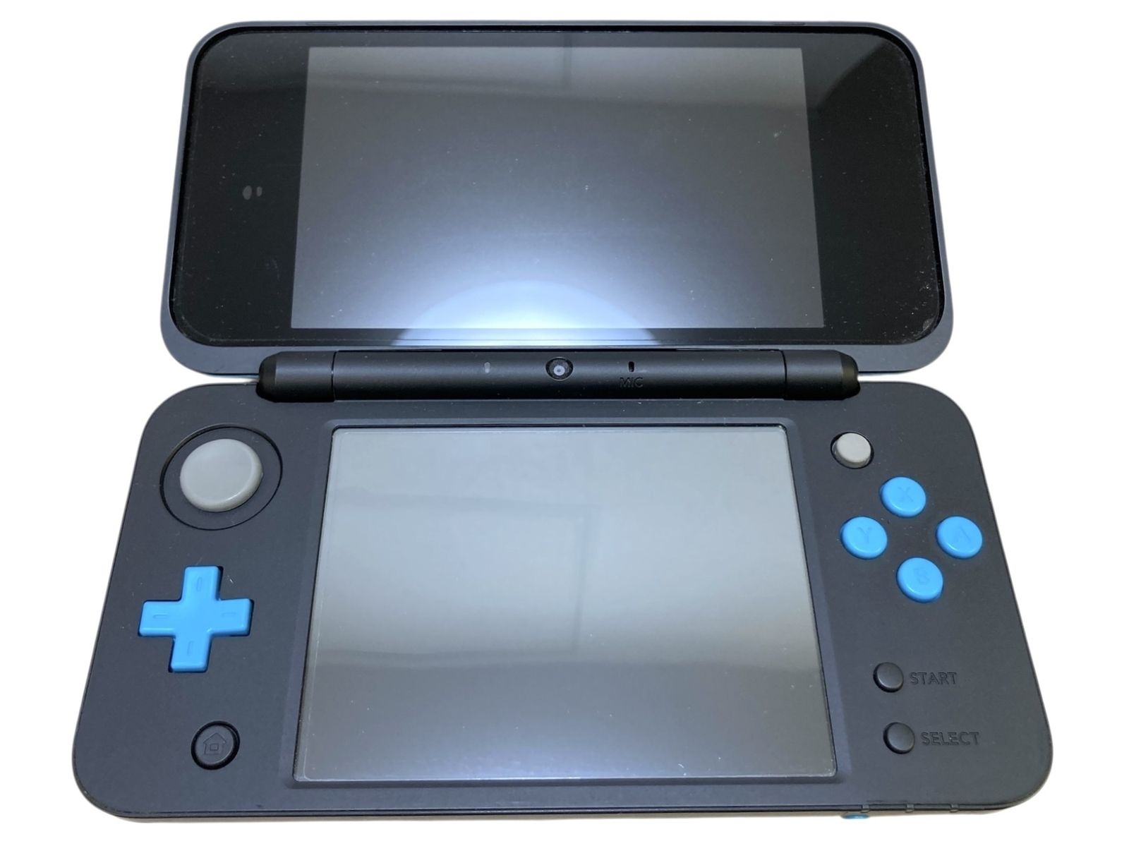 任天堂 2 DS 本体 JAN-001 ブラック ブルー 使用感あり 小傷多数 タッチペン ソフト付き 充電器