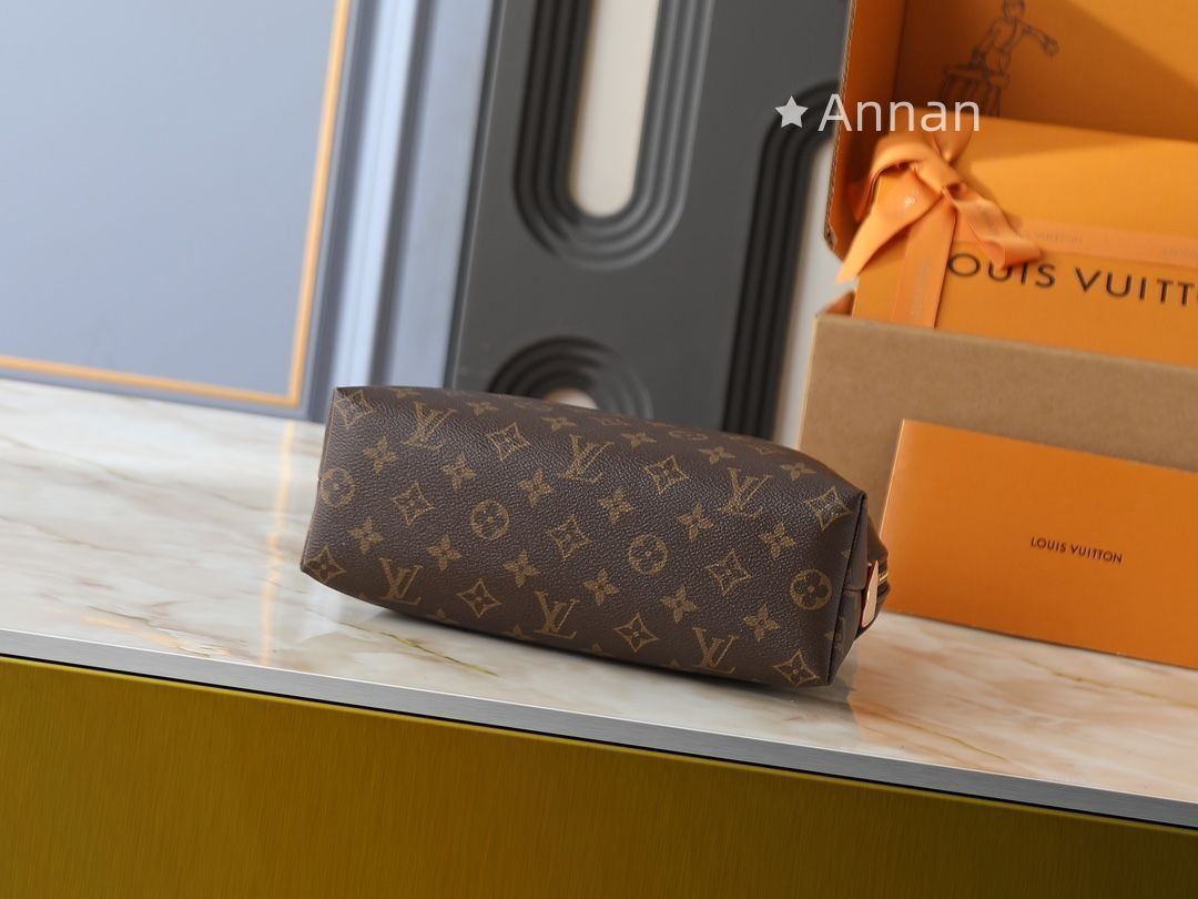 Louis Vuitton 化粧ポーチ モノグラム 未使用 Louis vuittonルイヴィトン モノグラム 化粧ポーチ - メルカリ