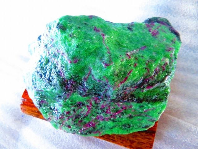 新入荷☆超巨大780g超美しい☆天然ルビートルマリン原石☆〇tr33115