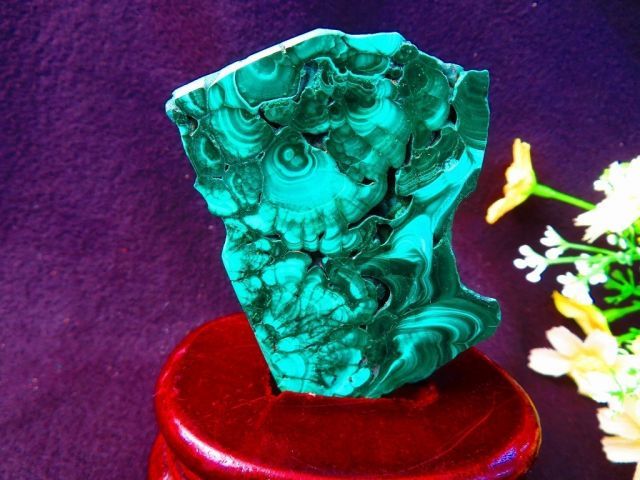 大きなマラカイト原石！ 1㌔超え 部分磨き 96 大きなマラカイト原石！ 1㌔超え 部分磨き 96