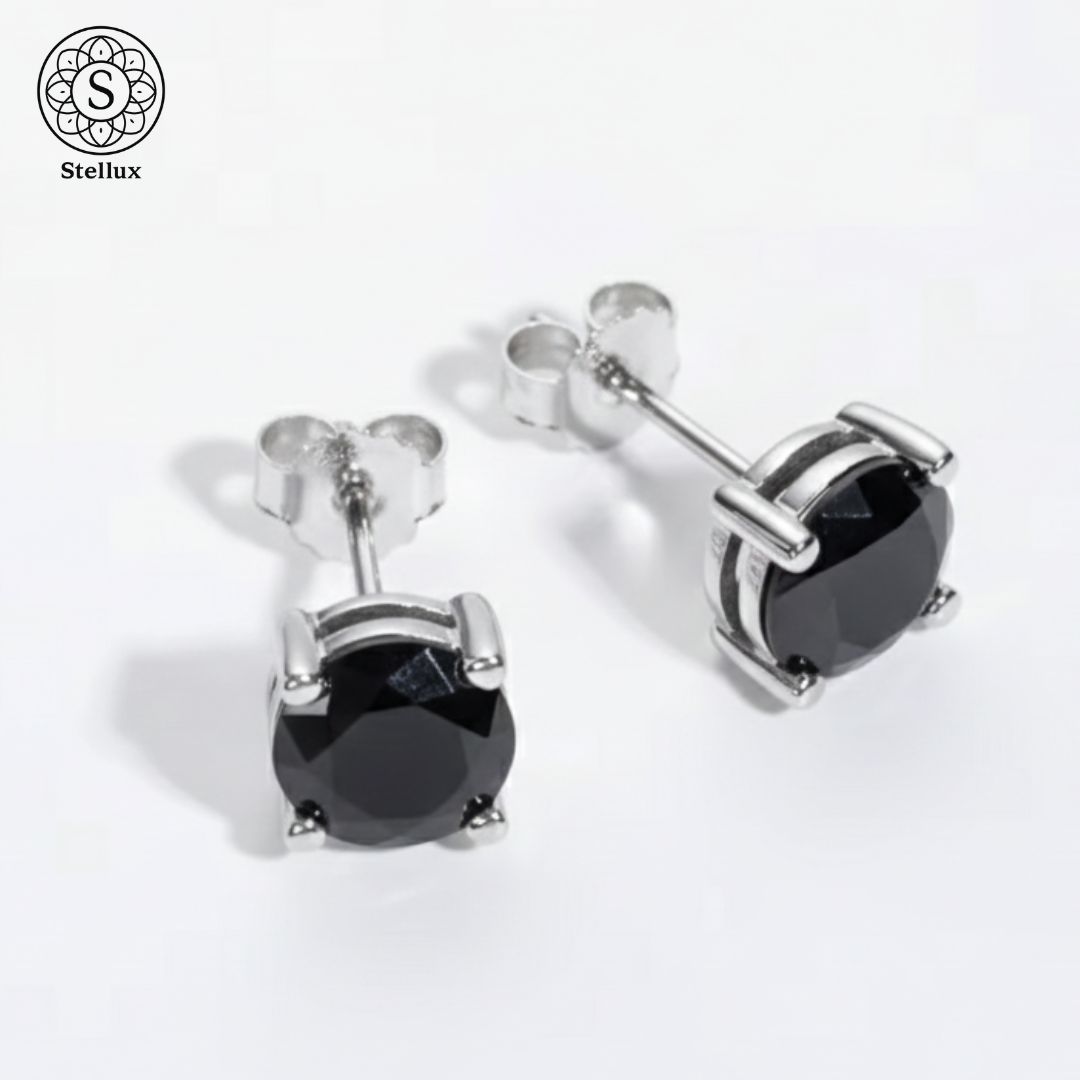 希少な黒の輝き】ブラックモアサナイト0.5ctピアス 片耳／VVS1クラス