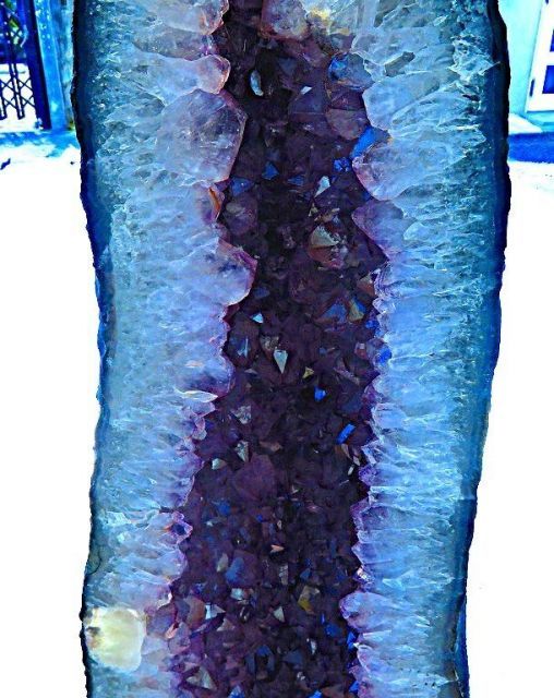 ウルグアイ産☆濃い濃い☆天然水晶宝石☆アメジストドーム超強パワー