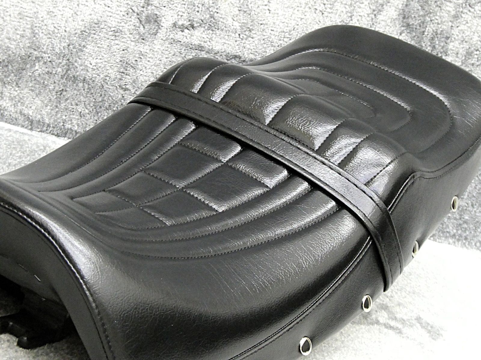 値下げ中　CB400SF NC39 NC42 タックロール シート 鋲打ち 黒皮 51477-rtmiL._AC_UF350,