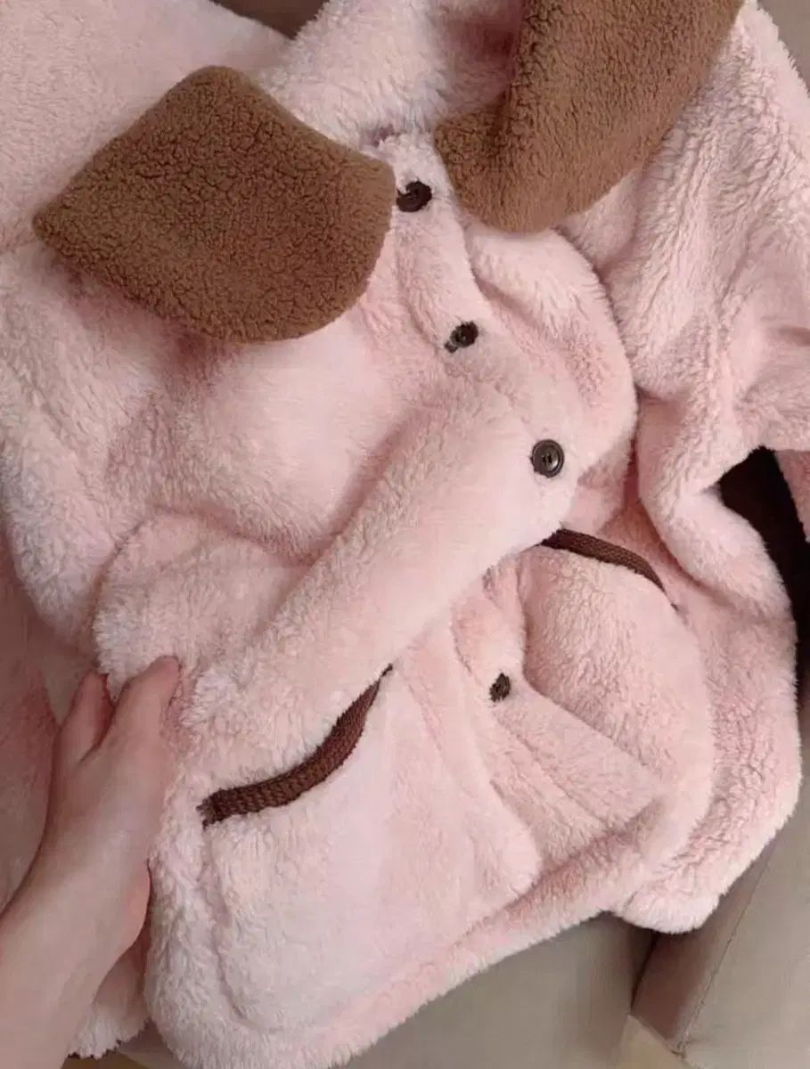 ピンク色のクマ