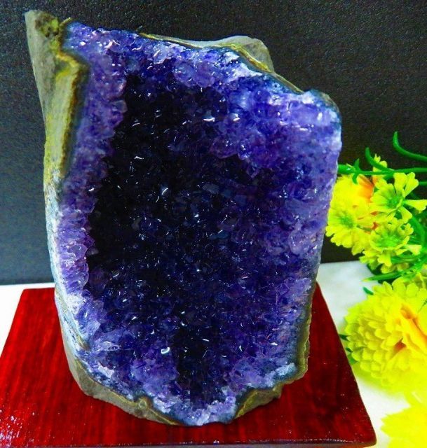 ウルグアイ産☆ 天然水晶☆絶品超濃い濃い超美しい☆アメジスト