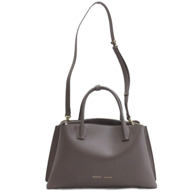 美品　イアクッチ　べルーラ　2WAYハンドバッグ　グレージュ　ストラップ付き IAGUCCI イアクッチ べルーラ S ハンドバッグ レザー 2way イアクッチ