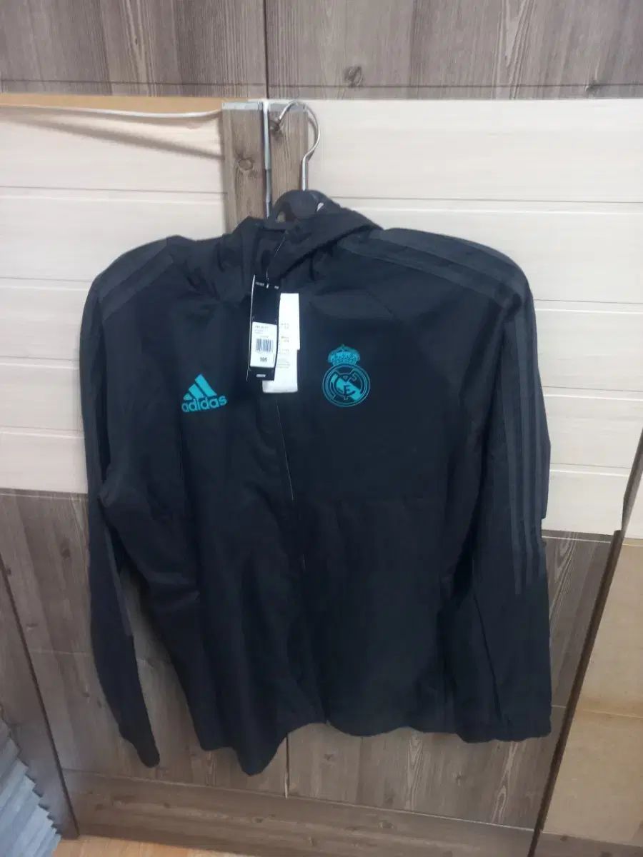 アディダス ルマドリード ウィンドブレーカー ブラック