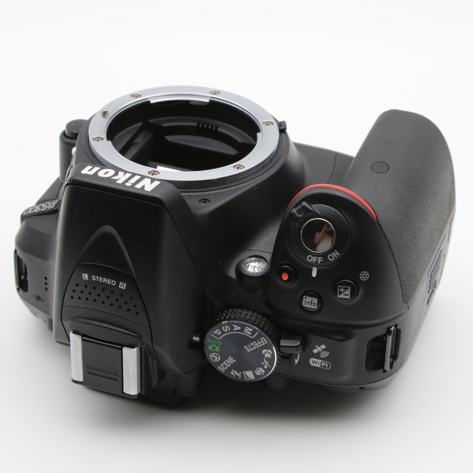 極上品】 Nikon D5300 ボディ デジタル一眼レフカメラ 2400万画素 3.2