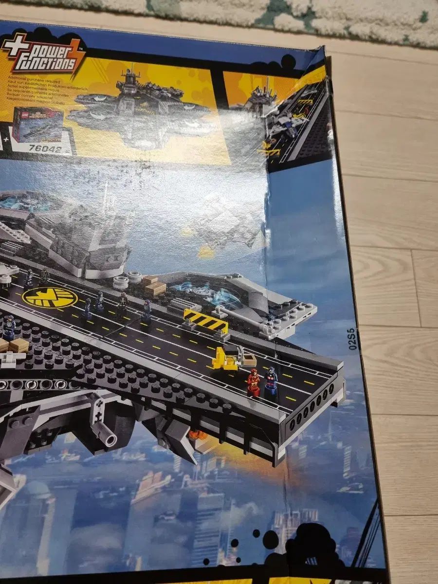 LEGO 76042 シールド ヘリキャリアー アベンジャーズ